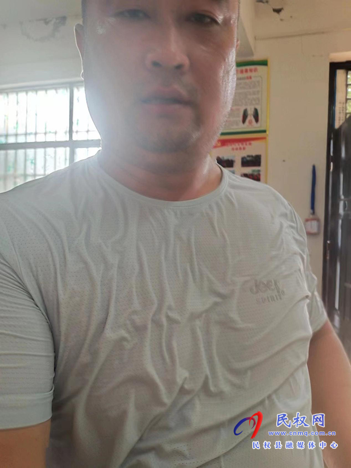 人和鎮(zhèn)教師志愿者堅守社區(qū)（村委）抗疫一線  立德樹人從自身做起本輪疫情以來，經(jīng)過廣大醫(yī)護人員、社區(qū)工作者和