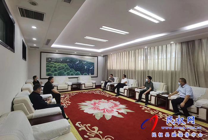 臺州市民權(quán)商會回歸發(fā)展產(chǎn)業(yè)園項(xiàng)目客商來民考察