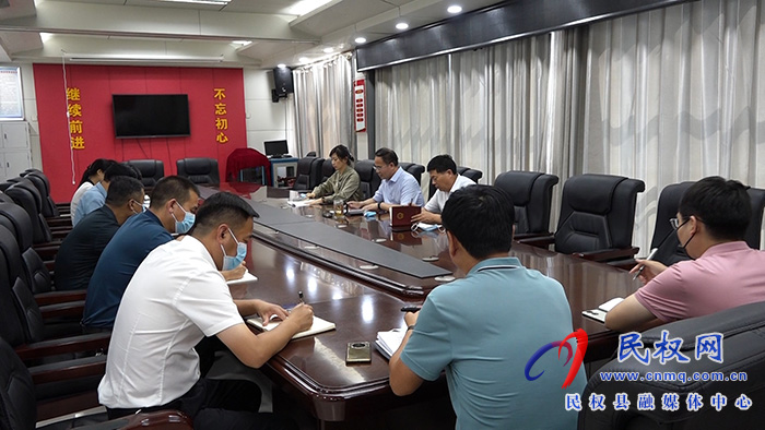 縣委常委、常務副縣長王景義查看全國文明城市創(chuàng)建工作