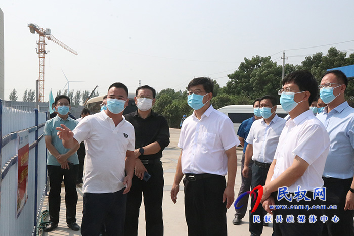 縣委書記張團(tuán)結(jié)調(diào)研招商引資重點項目建設(shè)工作