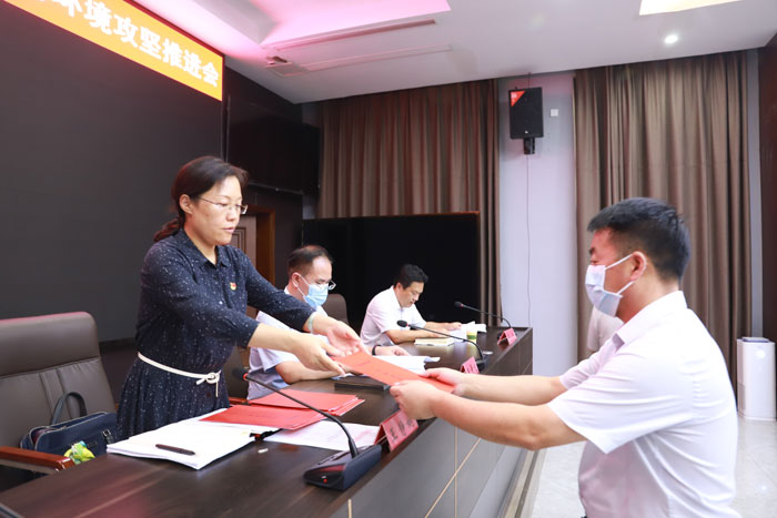 民權(quán)縣深化“放管服效”改革暨優(yōu)化營(yíng)商環(huán)境攻堅(jiān)推進(jìn)會(huì)召開(kāi)