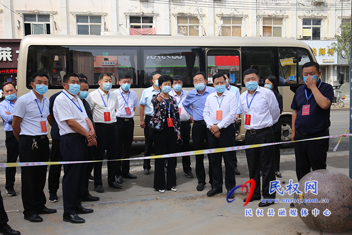 人大代表、政協(xié)委員視察“全國文明城市”創(chuàng)建工作