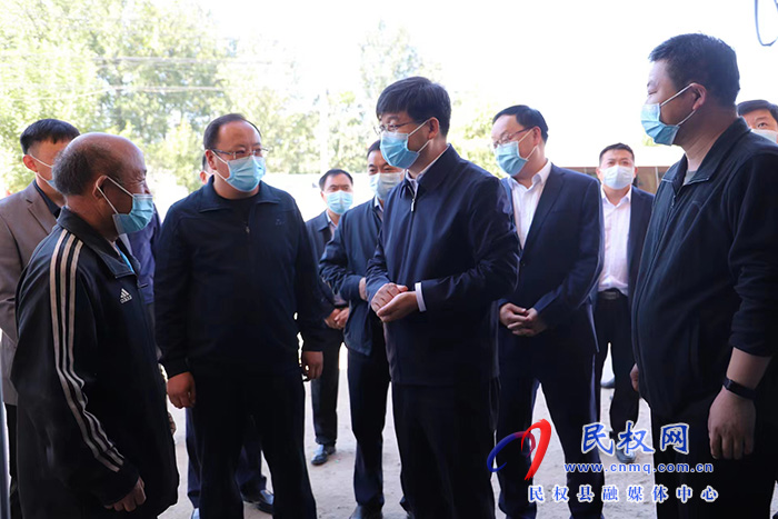 縣委書記張團結調研鞏固脫貧攻堅成果及“五星”支部創(chuàng)建、三秋生產、信訪穩(wěn)定等工作