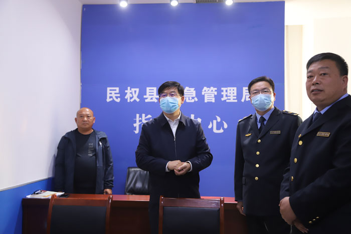 縣委書記張團結調研安全生產工作