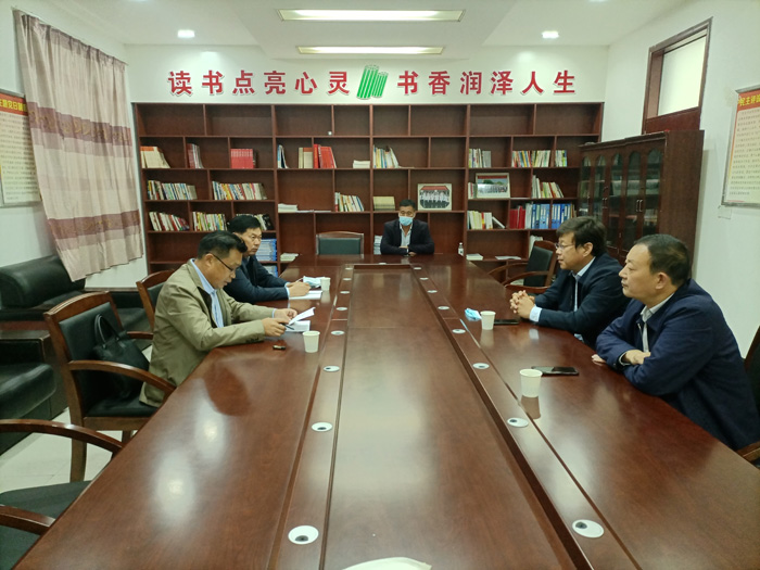 縣委常委、宣傳部長、副縣長畢道喜到王橋鎮(zhèn)督導(dǎo)檢查疫情防控、改廁“回頭看”、鞏固脫貧攻堅成果、信訪維穩(wěn)等重點工作