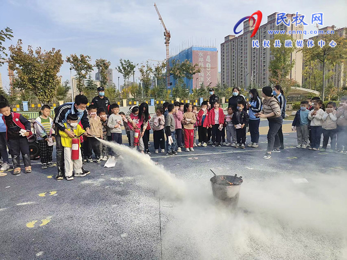 民權(quán)縣幼兒園多舉措開(kāi)展消防安全主題教育暨疏散演練活動(dòng)