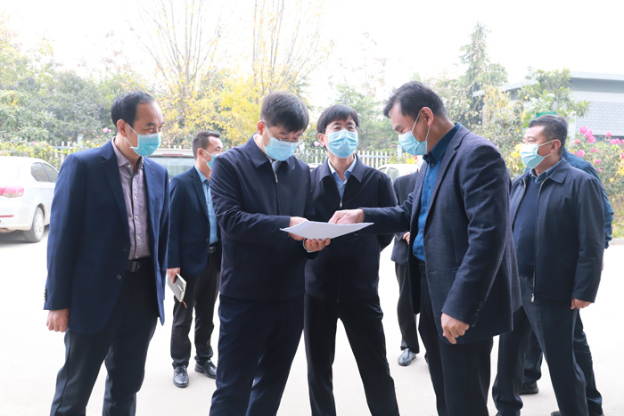 縣委書記張團結(jié)深入部分企業(yè)開展“企業(yè)服務(wù)日”活動
