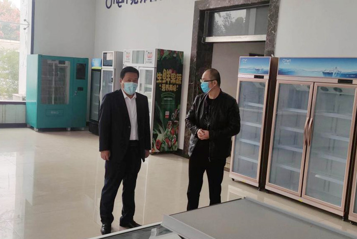 縣委常委、縣委辦公室主任吳杰深入企業(yè)開展“萬人助萬企”活動(dòng)