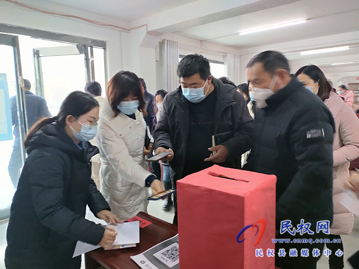 花園鄉(xiāng)開展“送溫暖、獻愛心”募捐活動