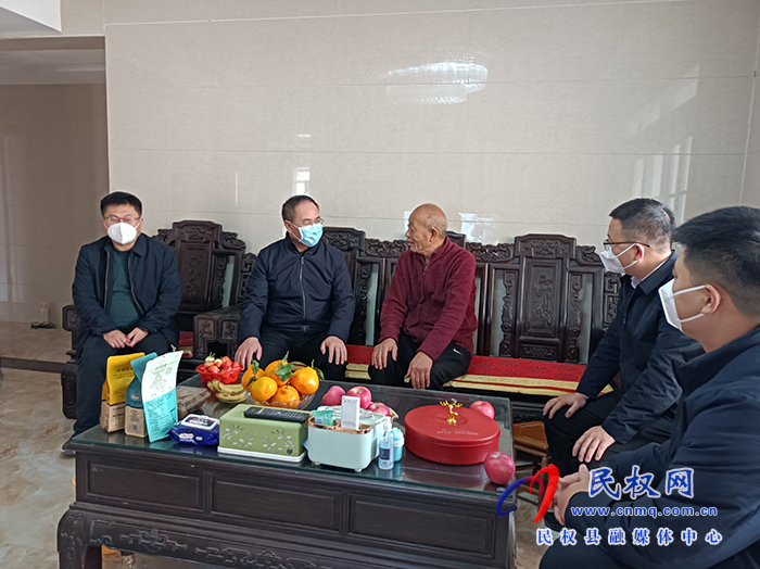 縣委常委、常務(wù)副縣長王景義看望慰問實職縣級退休干部
