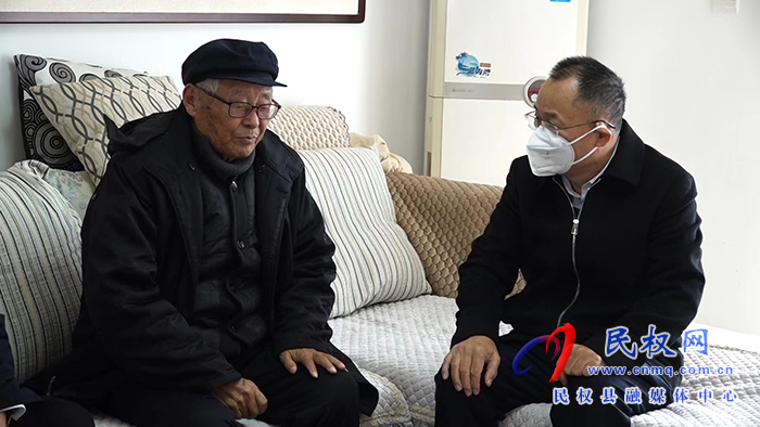 縣政協(xié)主席周明河看望慰問實(shí)職縣級(jí)退休干部