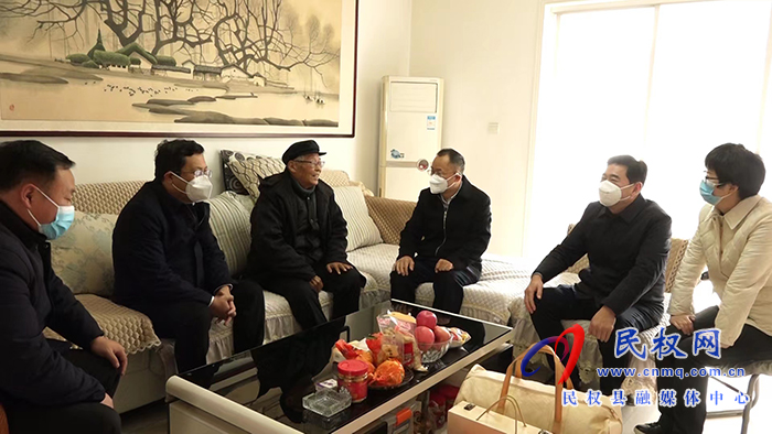 縣政協(xié)主席周明河看望慰問實(shí)職縣級(jí)退休干部
