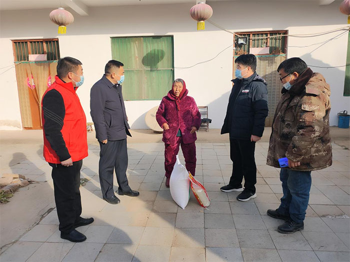 縣畜牧發(fā)展服務中心開展“送溫暖暖人心”春節(jié)慰問活動