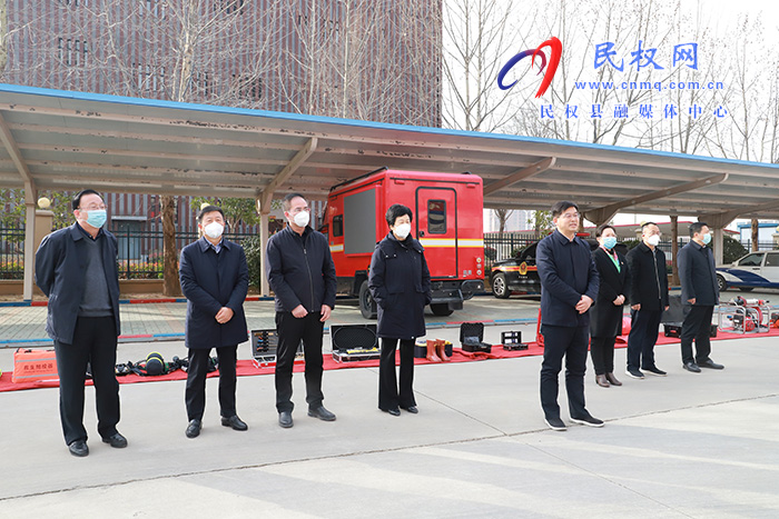 市人大常委會(huì)副主任、縣委書記張團(tuán)結(jié)率隊(duì)走訪慰問駐民部隊(duì)官兵和消防指戰(zhàn)員