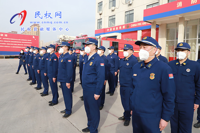 市人大常委會(huì)副主任、縣委書記張團(tuán)結(jié)率隊(duì)走訪慰問駐民部隊(duì)官兵和消防指戰(zhàn)員