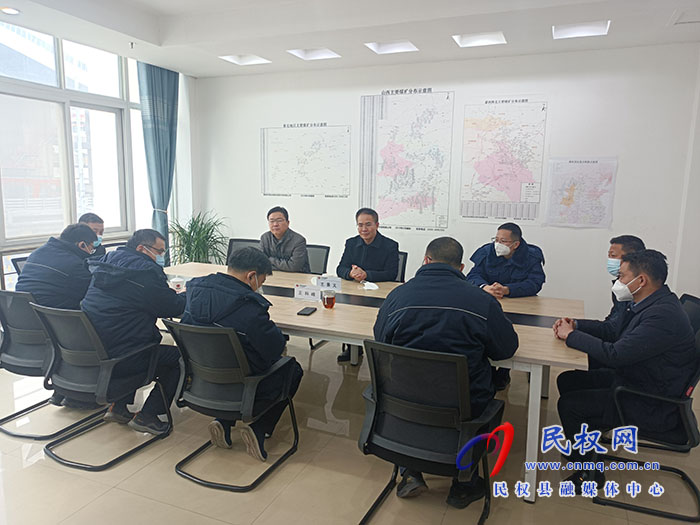 縣委常委、常務(wù)副縣長(zhǎng)王景義檢查節(jié)前食品供應(yīng)和安全生產(chǎn)工作