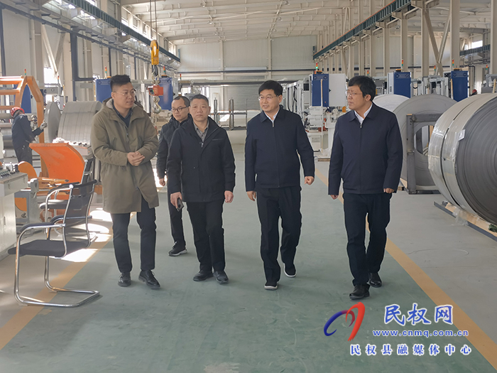 市人大常委會(huì)副主任、縣委書記張團(tuán)結(jié)督導(dǎo)調(diào)研項(xiàng)目建設(shè)和一季度“開門紅”工作