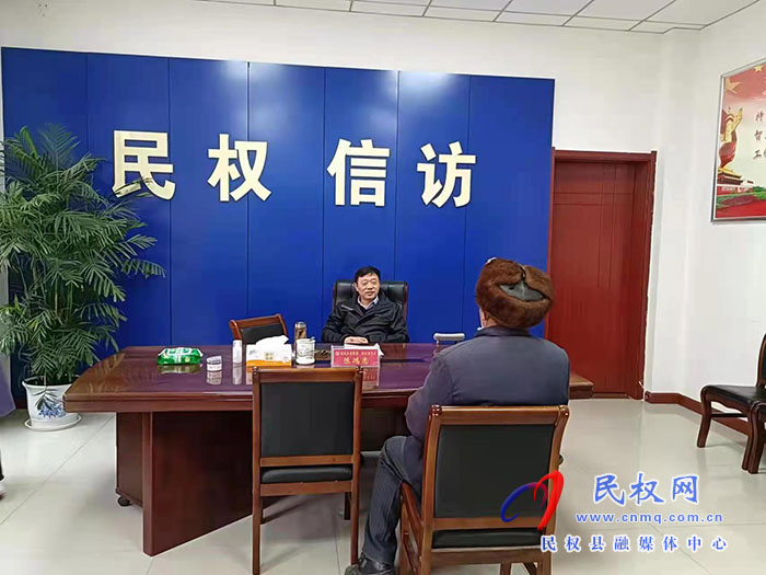 縣委常委、政法委書記陳鴻志接待來訪群眾