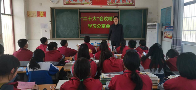 民權(quán)雙塔:二十大精神在校園“開花” 民權(quán)雙塔:二十大精神在校園“開花”