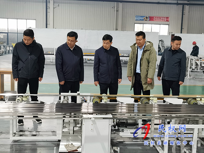 市人大常委會(huì)副主任、縣委書記張團(tuán)結(jié)到金藝科技產(chǎn)業(yè)園督導(dǎo)調(diào)研項(xiàng)目建設(shè)和入駐企業(yè)生產(chǎn)運(yùn)營(yíng)情況