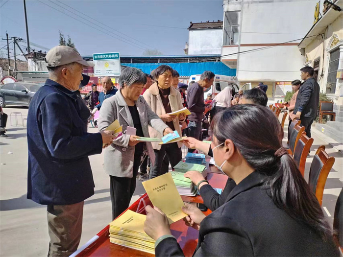縣委黨校開展3月份主題黨日“1+新時代文明實踐推動暨黨的創(chuàng)新理論、科技、衛(wèi)生三下鄉(xiāng)”活動