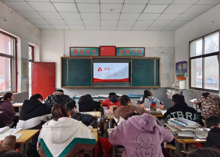 雙塔鎮(zhèn)各中小學(xué)開(kāi)展“學(xué)雷鋒樹(shù)新風(fēng)”活動(dòng) 雙塔鎮(zhèn)各中小學(xué)開(kāi)展“學(xué)雷鋒樹(shù)新風(fēng)”活動(dòng)