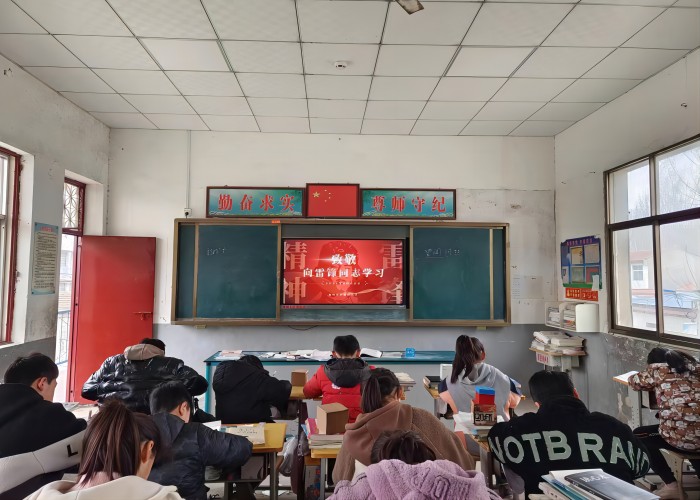 雙塔鎮(zhèn)各中小學(xué)開(kāi)展“學(xué)雷鋒樹(shù)新風(fēng)”活動(dòng) 雙塔鎮(zhèn)各中小學(xué)開(kāi)展“學(xué)雷鋒樹(shù)新風(fēng)”活動(dòng)