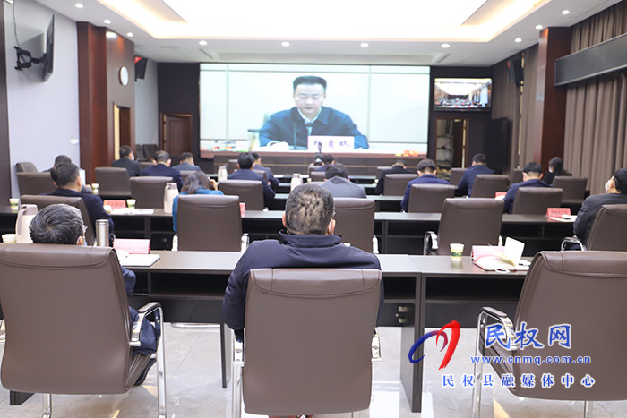 我縣組織收聽收看全省麥田管理暨病蟲害防治工作電視電話會議