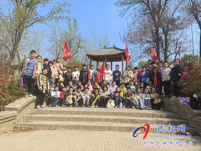 孫六鎮(zhèn)中心小學(xué)開展“尋找春天”踏青活動 孫六鎮(zhèn)中心小學(xué)開展“尋找春天”踏青活動