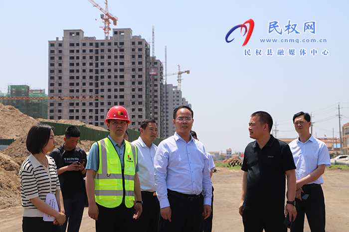 縣委常委、常務(wù)副縣長(zhǎng)王景義調(diào)研城區(qū)道路建設(shè)進(jìn)展情況