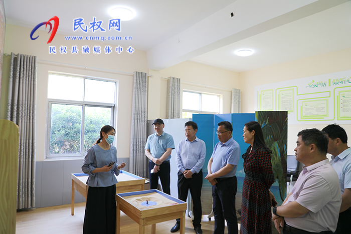 縣委常委、宣傳部長(zhǎng)、副縣長(zhǎng)畢道喜到縣高級(jí)中學(xué)調(diào)研高三備考及校園安全工作