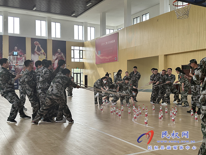 縣委黨校組織2023年春季學期中青年干部開展拓展訓練