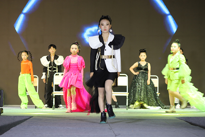 民權(quán)求實(shí)小學(xué)第六屆“向美而行，逐夢(mèng)未來(lái)”校園文化藝術(shù)節(jié)圓滿落幕