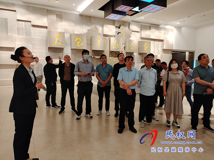 民權(quán)縣2023年春季學(xué)期中青年干部培訓(xùn)班赴安徽省鳳陽縣小崗村開展現(xiàn)場教學(xué)活動