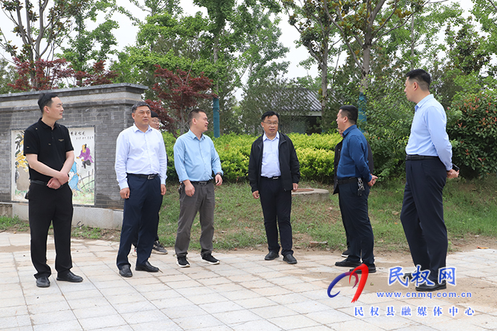 縣委常委、宣傳部長(zhǎng)、副縣長(zhǎng)畢道喜調(diào)研城市書房選址工作