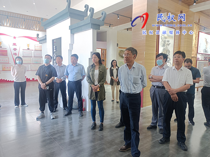 全國(guó)人大農(nóng)業(yè)與農(nóng)村委員會(huì)委員、中國(guó)社會(huì)科學(xué)院農(nóng)村發(fā)展研究所所長(zhǎng)魏后凱一行蒞民調(diào)研“新時(shí)代鄉(xiāng)村演變趨勢(shì)和鄉(xiāng)村振興新格局研究”工作