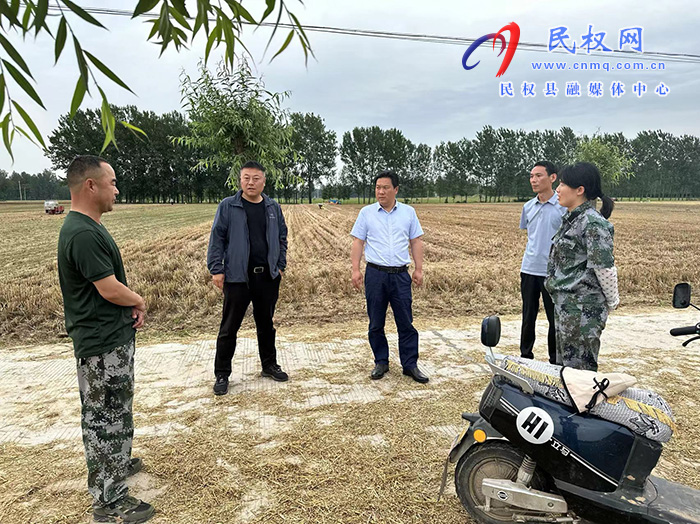 縣委常委、縣委辦公室主任吳杰到野崗鎮(zhèn)調(diào)研指導(dǎo)“三夏”生產(chǎn)、信訪穩(wěn)定等工作