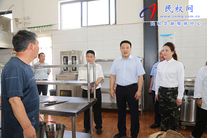  縣委常委、組織部長王義彬調(diào)研督導(dǎo)“三夏”生產(chǎn)和食品安全“兩個(gè)責(zé)任”落實(shí)工作