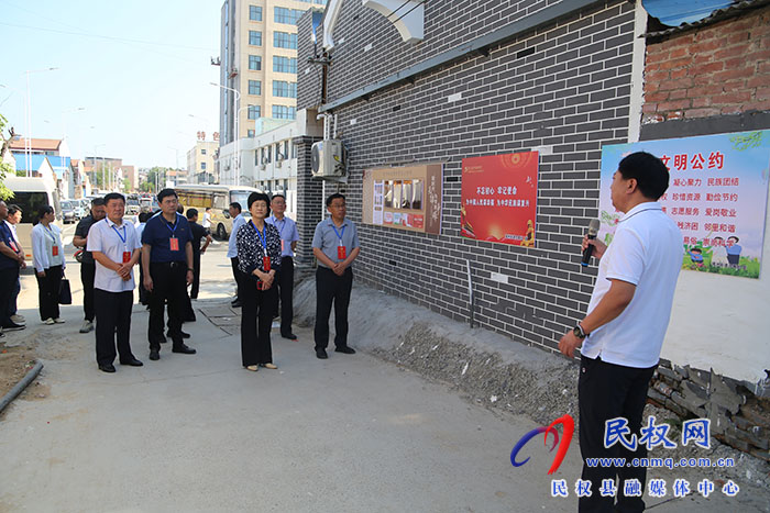 縣人大代表視察全國文明城市創(chuàng)建、城區(qū)市政基礎(chǔ)設(shè)施建設(shè)、老舊小區(qū)改造工作