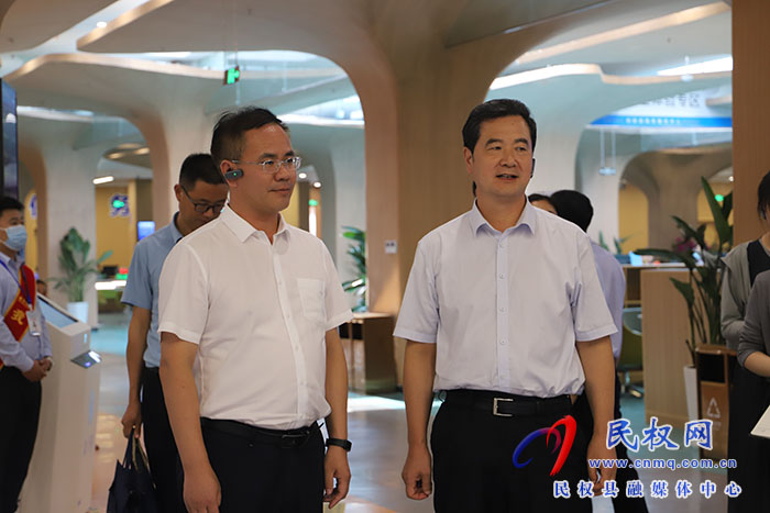 河南省政務大數(shù)據(jù)中心調(diào)研組蒞民調(diào)研