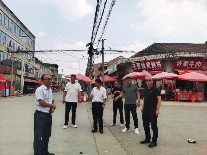 市供銷(xiāo)社監(jiān)事會(huì)聶參軍主任一行到民權(quán)縣北關(guān)鎮(zhèn)調(diào)研為農(nóng)服務(wù)中心建設(shè)工作情況