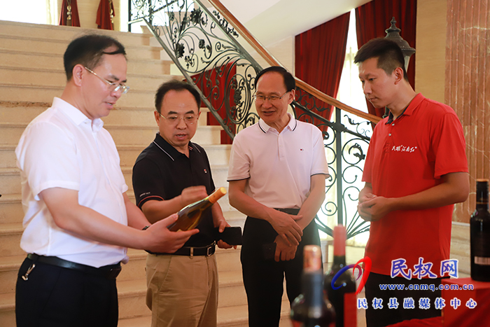 省政府食品安全“兩個(gè)責(zé)任”及十二項(xiàng)攻堅(jiān)行動(dòng)督導(dǎo)組蒞民