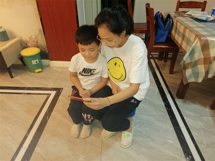 知心懂心促成長，家校攜手心賦能——民權(quán)縣組織觀看民權(quán)博士團成員、蘇迪博士“新學期學生心理健康調(diào)適的策略”線上講座 