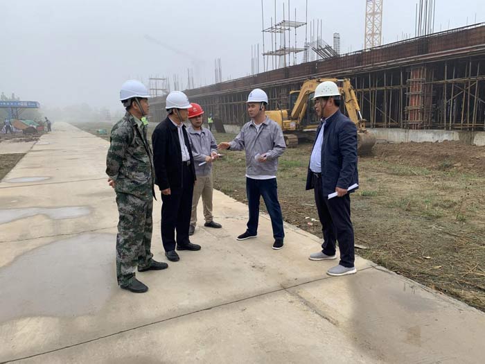 縣發(fā)投公司實地調(diào)研雙創(chuàng)園建設(shè)項目二期工程