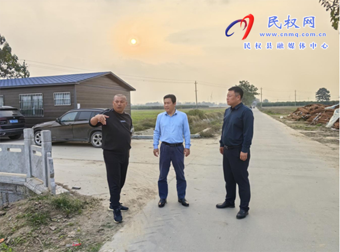 縣委常委、縣委辦公室主任吳杰到野崗鎮(zhèn) 孟莊村調(diào)研督導(dǎo)鞏固拓展脫貧攻堅(jiān)成果同鄉(xiāng)村振興有效銜接工作