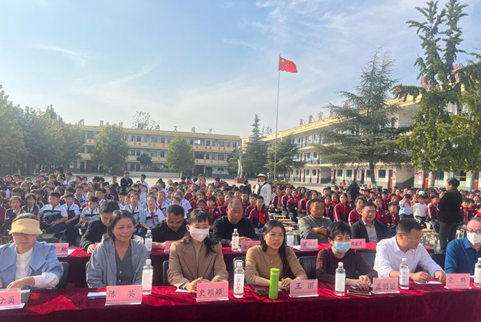 “桌舞飛揚(yáng) 舞動自我”—城關(guān)一中學(xué)生課桌舞比賽