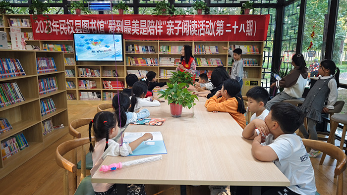 民權(quán)縣圖書館舉辦第二十八期“愛到最美是陪伴”親子閱讀活動(dòng)