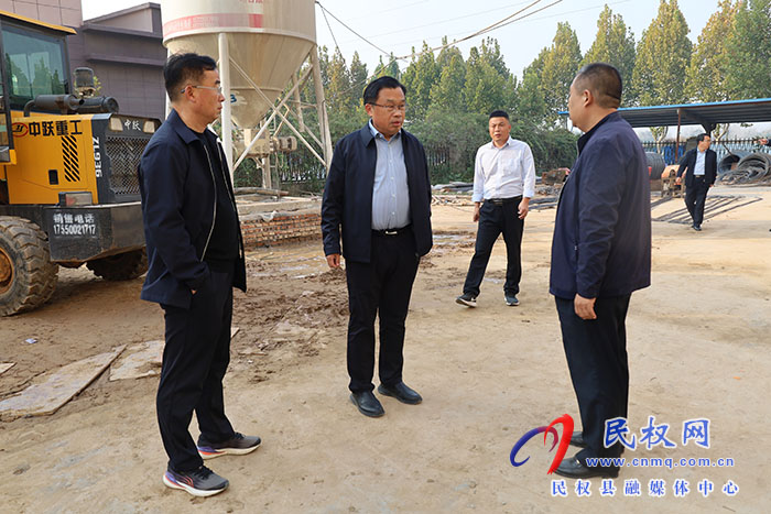 縣委常委、宣傳部長、副縣長畢道喜查看2023年民生實事項目建設情況