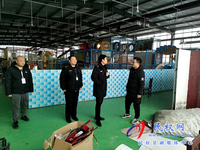 民權(quán)縣文化廣電旅游局開展服務(wù)型行政執(zhí)法“微宣講、走基層”活動(dòng)