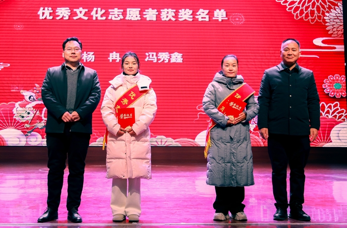 民權(quán)縣圖書館舉辦“禮贊新時代 奮進(jìn)新征程”慶元旦迎新春詩歌朗誦會